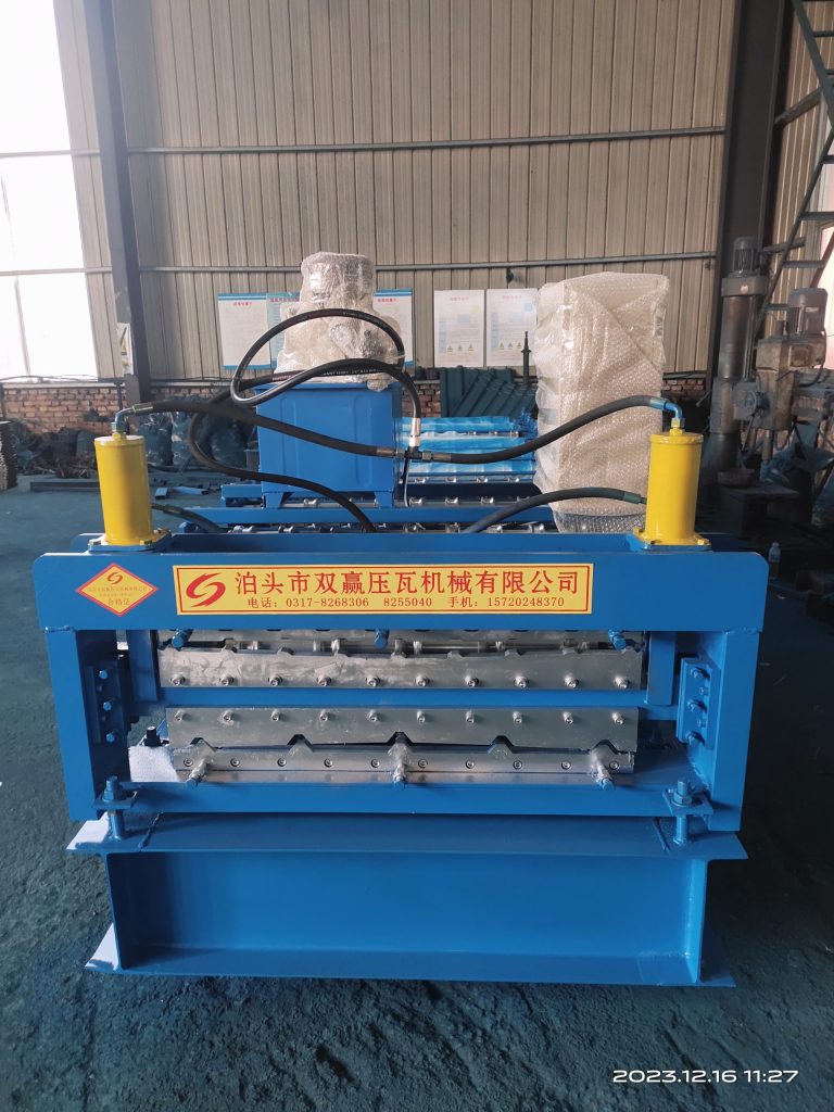 Two-layer roll forming machine.