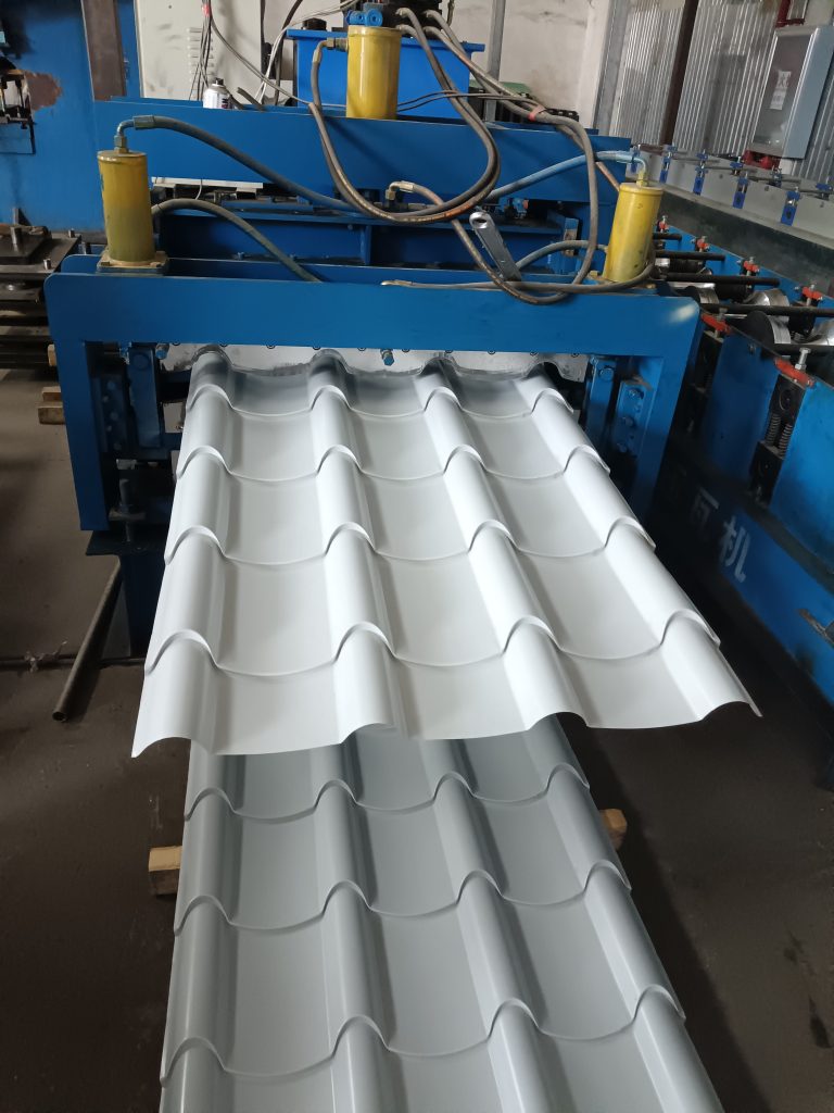 Glazed tile color steel tile press